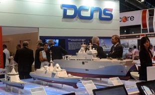 Le stand de DCNS sur un salon professionnel à Singapour, le 14 mai 2013