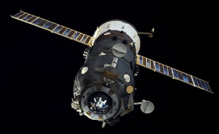Un vaisseau Progress quitte l'ISS le 25 avril 2015.