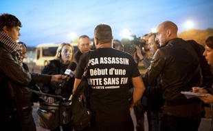 Le rapport commandé par le gouvernement pour évaluer la situation de PSA Peugeot Citroën laisse "en suspens" la question de la fermeture de son usine d'Aulnay-sous-Bois, a indiqué à l'AFP dimanche une source proche du dossier, contredisant des informations du JDD.