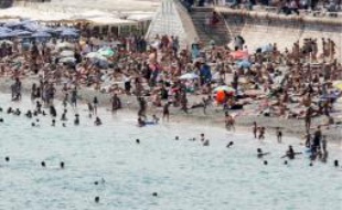 Plages de succès hier sur le littoral niçois.