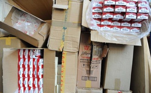 Des cigarettes de contrebande saisies par les douaniers français en mai 2009.