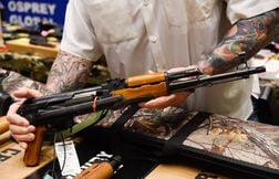 C’est quoi cette initiation au maniement des armes, obligatoire en maternelle ?
