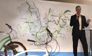Laurent Wauquiez lors de la présentation des véloroutes qui seront construites en Auvergne-Rhône-Alpes d'ici 2021