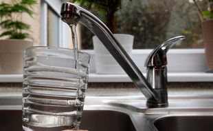 La distribution de l'eau le la métropole lilloise restera en délégation de service public.