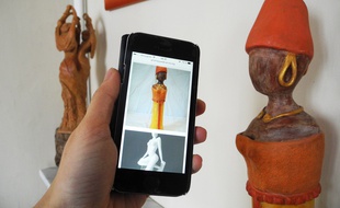 Près de 140 sculptures et tableaux sont référencés sur le site de l'artothèque de Vence.