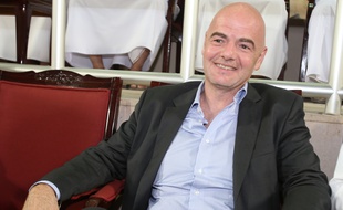 «Tu veux t'asseoir sur le trône, faudra t'asseoir sur mes genoux»