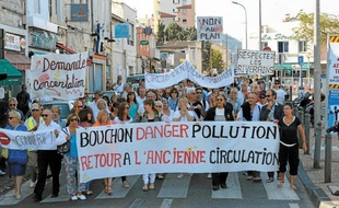 Les habitants protestent contre « l'asphyxie » de leur quartier.