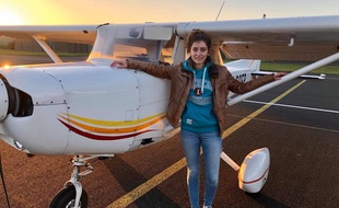 Eléanor a obtenu sa licence de pilote à 17 ans.