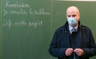 Jean-Michel Blanquer dans une école à Paris le 18 mars 2021.