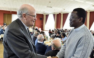 Mgr Jean-Paul James (à gauche), évêque de Nantes, est nommé archevêque de Bordeaux.