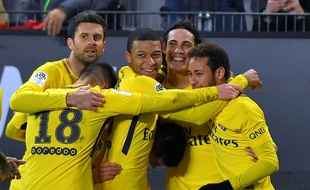 La joie des Parisiens après le but d'Edinson Cavani face à Rennes, le 16 décembre 2017.