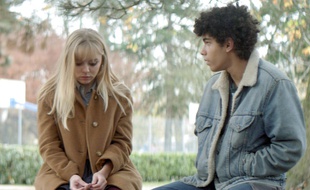 La nouvelle série d'OCS, « Les Grands », remporte le prix de la Meilleure série de 26 minutes au Festival de la Fiction TV de la Rochelle.