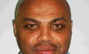 Charles Barkley arrêté le 31 décembre 2008 pour conduite en état d'ivresse. L'ancien joueur de basket américain a avoué aux policiers avoir grillé un feu rouge, trop pressé de retrouver la fille qui lui avait fait la meilleure fellation de toute sa vie la semaine précédente!