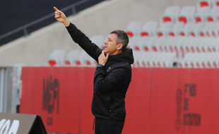 Adrian Ursea pendant le match Nice contre Rennes à l'Allianz Riviera le 13 décembre 2020