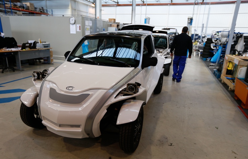 lyon : courb a livré sa centième voiture électrique «made in france»