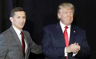 Donald Trump et son conseiller Michael Flynn, pendant la campagne présidentielle, le 29 septembre 2016.