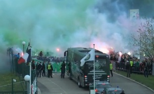 Le départ du bus des joueurs de Saint-Etienne pour Lyon, le 19 avril 2015.