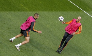 Karim Benzema et Zinédine Zidane la veille de la finale de la Ligue des champions 2014 à Lisbonne.