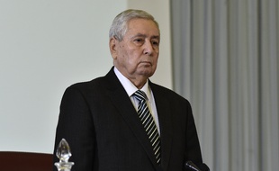 Abdelkader Bensalah, le président du Conseil de la Nation, chambre haute du Parlement algérien, a été nommé président par intérim le 9 avril 2019.