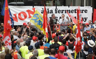 Le 28 juin 2012, les salariés et ouvriers des usines PSA Peugeot Citroën de France d'Espagne et d'Allemagne manifestaient devant le siège de PSA avenue de la grande armée à Paris.