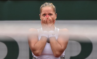 L'Américaine Shelby Rogers, 108e mondiale, en larmes, et qualifiée pour les quarts de finale de Roland-Garros, le 29 mai 2016.