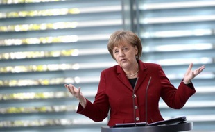Toujours mieux lotie que ses voisins, l'Allemagne commence à pâtir de la crise en Europe, comme en témoignent un marché du travail qui perd de sa superbe et un indicateur inquiétant pour ses exportations industrielles.