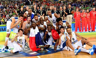 L'équipe de France de basket, sacrée championne d'Europe le 22 septembre 2013 à Ljubljana après une victoire contre la Lituanie.