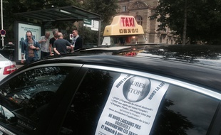 Grève des taxis à Strasbourg le 25 juin 2015.