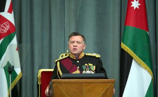 Le roi Abdallah II donne un discours le 2 novembre 2014 à Amman