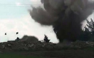 L'armée syrienne a lancé mardi un assaut sur plusieurs villes, notamment dans la région de Deraa, berceau de la révolte dans le sud, au moment où la Russie affirmait qu'elle n'avait aucune intention de changer de position vis-à-vis de son allié syrien.