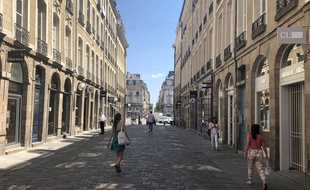 Dans les rues commerçantes du centre-ville de Rennes, les clients se font encore assez discrets.