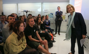 La ministre de la culture, Françoise Nyssen, vient défendre le Pass culture devant les jeunes bas-rhinois qui vont l'expérimenter.
