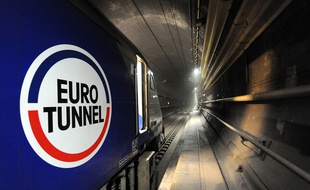 Une navette dans le tunnel sous la Manche, le 1er février 2011.