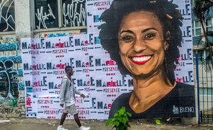 Un portrait de Marielle Franco dans les rues de Rio.