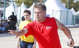 Thierry Redler, lors d'un tournoi de pétanque à Aix-en-Provence, le 29 septembre 2013.