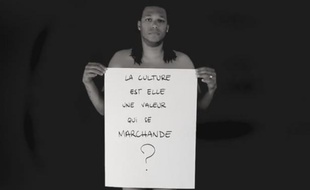 L’homme parle, un collectif de musiciens nîmois, interpelle François Hollande et Nicolas Sarkozy sur le statut des intermittents.
