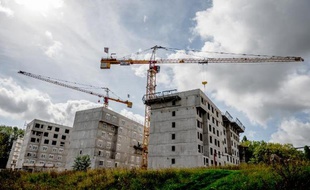Les mises en chantier de logements neufs en France ont chuté de 10,3% sur l'année 2014, soit leur plus bas niveau depuis l'année 1997