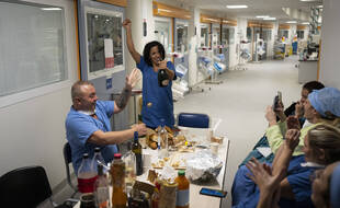 Champagne ! L'hôpital français va juste souffrir, mais pas s'écrouler.