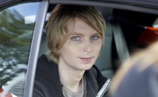 Photo d'archives du 17 septembre 2017,montrant Chelsea Manning après le rassemblement annuel du Nantucket Project, dans le Massachusetts.