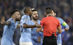 Nicolas Otamendi a été expulsé sur la pelouse de Schalke 04.