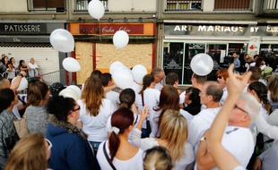 Un hommage a été rendu jeudi 11 août 2016 à Rouen aux victimes de l'incendie du bar Au Cuba Libre.