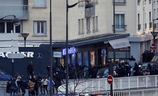 Les forces de police pendant l'intervention Porte de Vincennes
