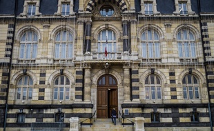 La mairie de Roanne va offrir 100 euros à ses visiteurs cet été pour relancer l'économie locale.