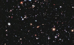 Assemblage de photographies spatiales baptisé «eXtreme Deep Field», réalisé grâce au télescope Hubble et dévoilé le 25 septembre 2012.