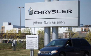 Le constructeur automobile américain Chrysler, contrôlé par l'Italien Fiat, a annoncé mercredi une série de rappels pour un total d'un peu plus de 842.000 véhicules, la plus grande partie concernant des problèmes d'appui-tête ou d'airbag.