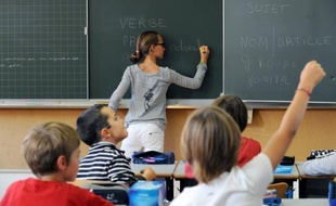 L'Assemblée nationale a voté dans la nuit de jeudi à vendredi l'article 1er du projet de loi sur la refondation de l'Ecole définissant les grandes orientations du texte et programmant la création de 60.000 postes sur le quinquennat.