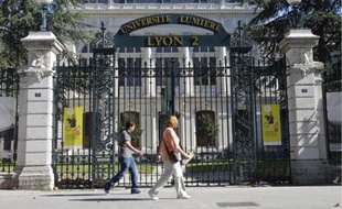 Les étudiants avaient été recalés de Lyon-2, Lyon-3 et Aix-en-Provence, sans justification.