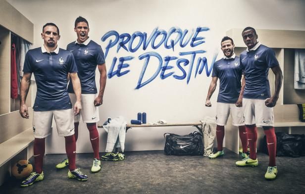 Nike et la FFF devoilent le maillot des Bleus pour le Bresil