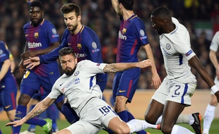 Giroud face au Barça le 14 mars 2018.
