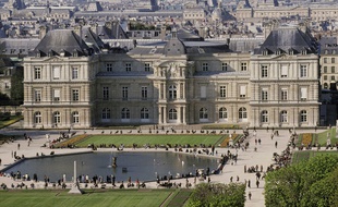 Vue générale du Palais du Luxembourg, siège du Sénat.